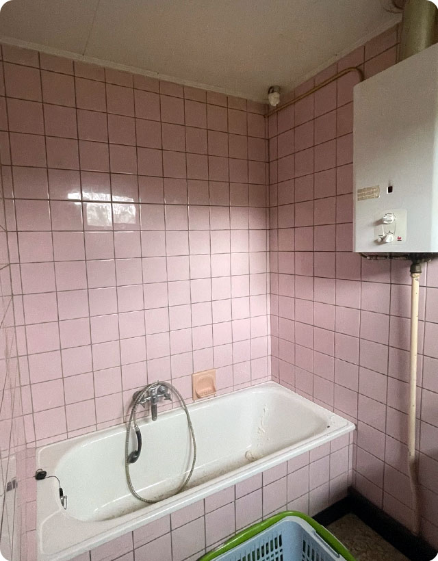 ancienne salle de bain a oupeye avant travaux de renovation